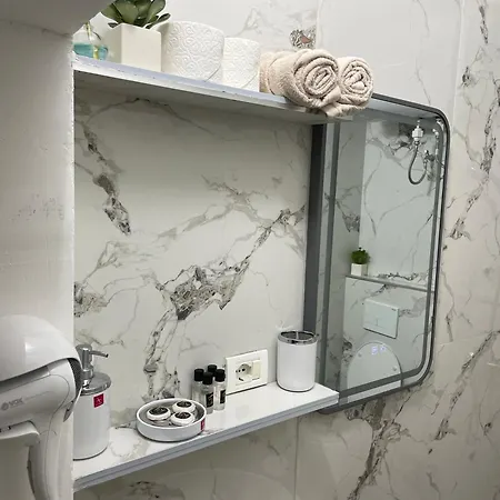 Romeo With Private Garden *