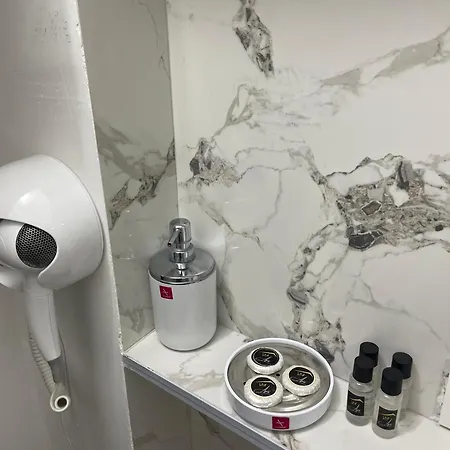 Romeo With Private Garden *