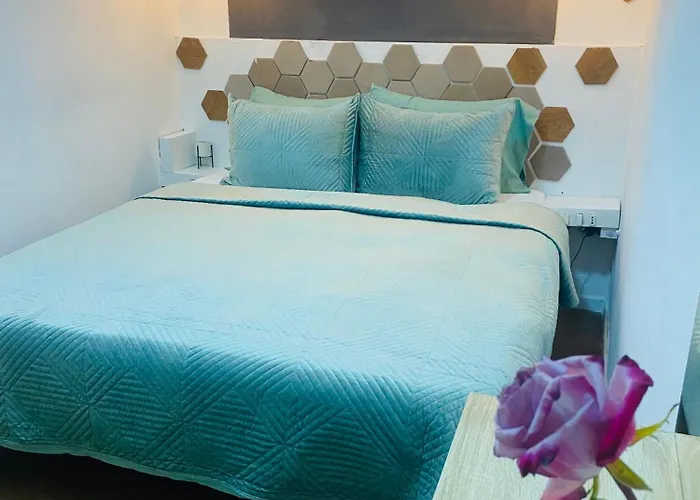 Romeo With Private Garden *